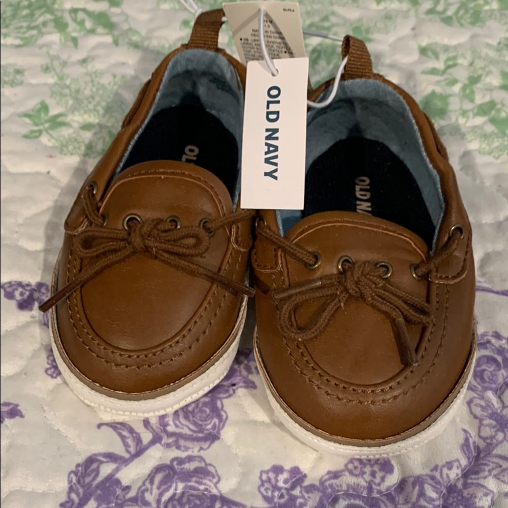 Old Navy Brown Moccasins with Moccasin-Style Stitching and Decorative Bow Laces